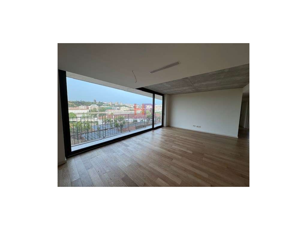 Coimbra vende-se T3 com aparcamento privativo coberto e vista Rio. - Grande imagem: 3/30