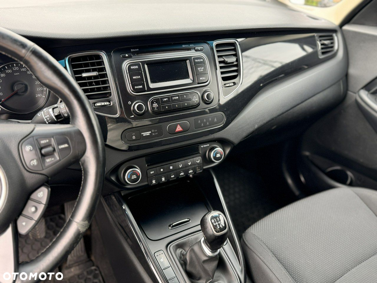 Kia Carens 1.6 GDI XL 7os - 24
