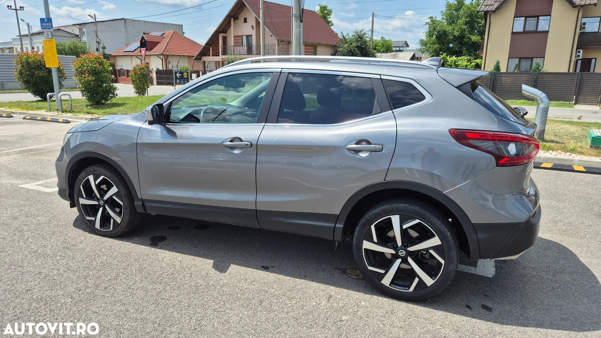 Nissan Qashqai 1.6 DCI Xtronic TEKNA - 3