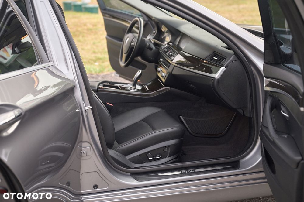 BMW Seria 5 535i xDrive Sport-Aut Modern Line - 20