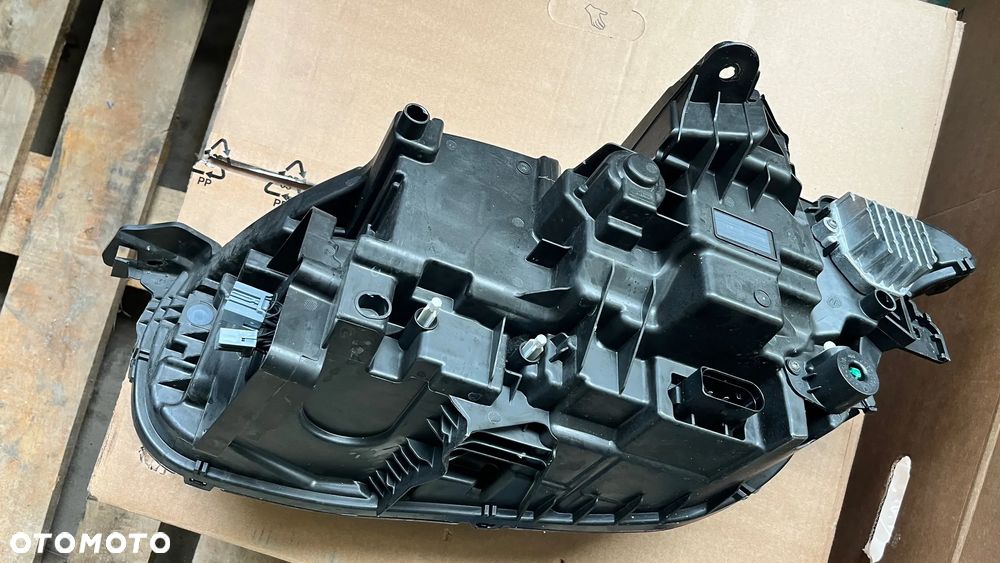 Reflektor Prawa lampa - Volvo XC90 rok 2023 Full Led - 6