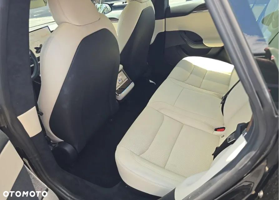 Tesla Model S AWD - 10