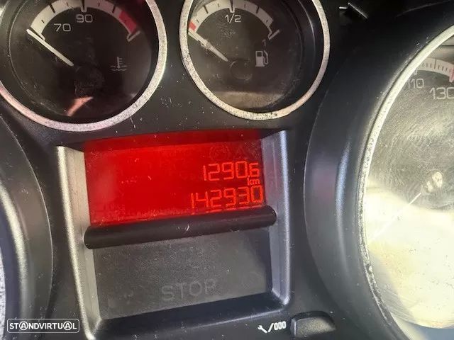Peugeot 308 1.6 HDi Active — fotografia 17