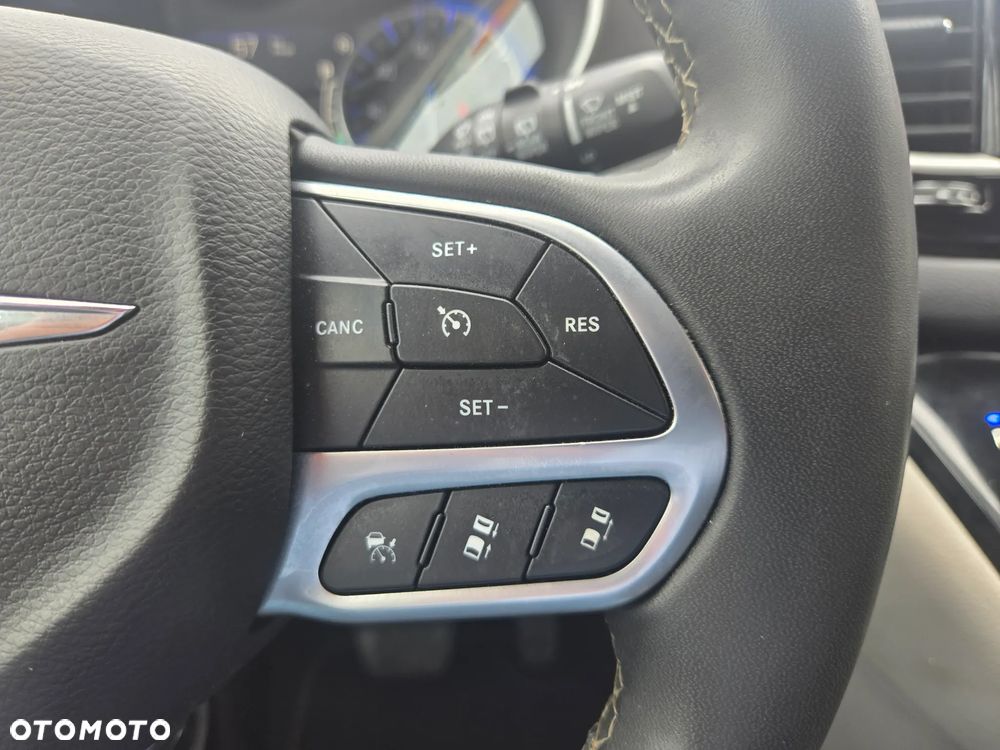 Chrysler Pacifica - 24