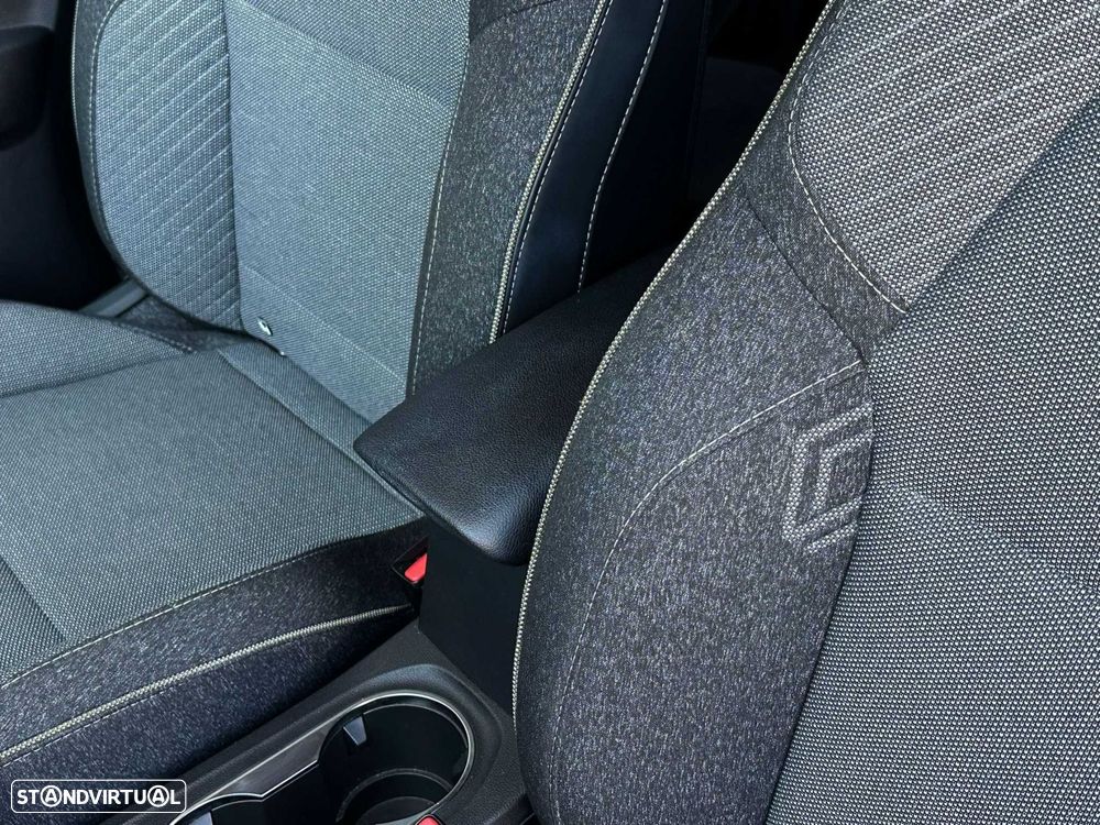 Renault Captur 1.0 TCe Techno Bi-Fuel - 16
