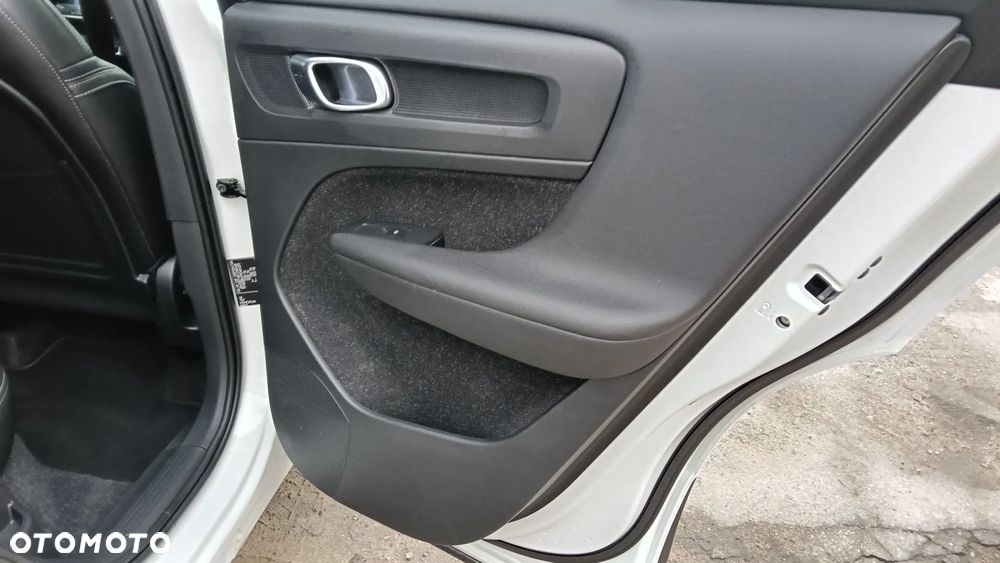 Volvo XC 40 T5 Recharge DKG Ultimate Bright - 37