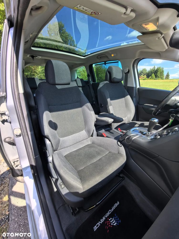 Peugeot 5008 2.0 HDi Premium + - 23
