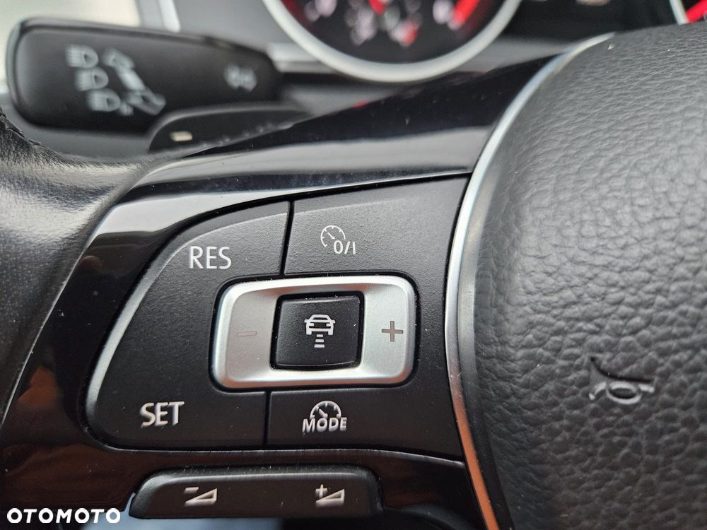 Volkswagen Passat - 19