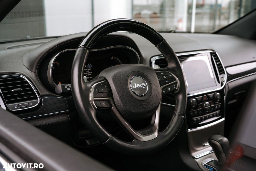 Jeep Grand Cherokee - 21