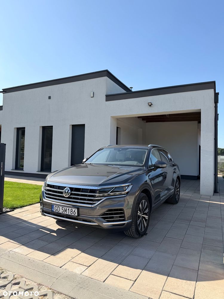 Volkswagen Touareg - 1