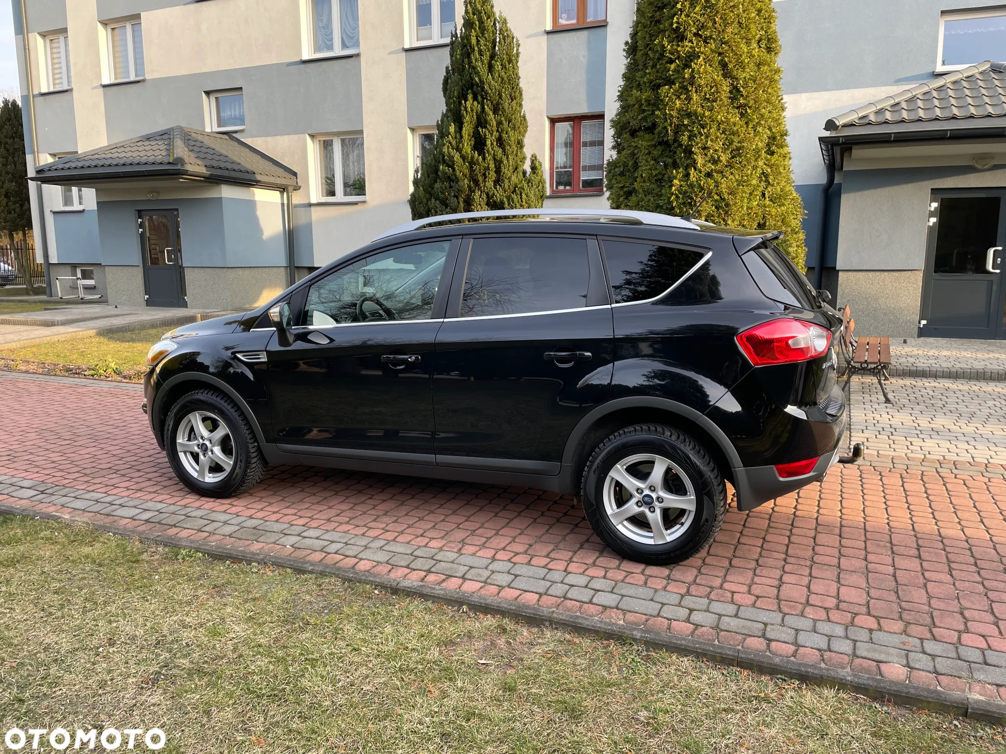 Ford Kuga 2.0 TDCi 2x4 Trend - 4