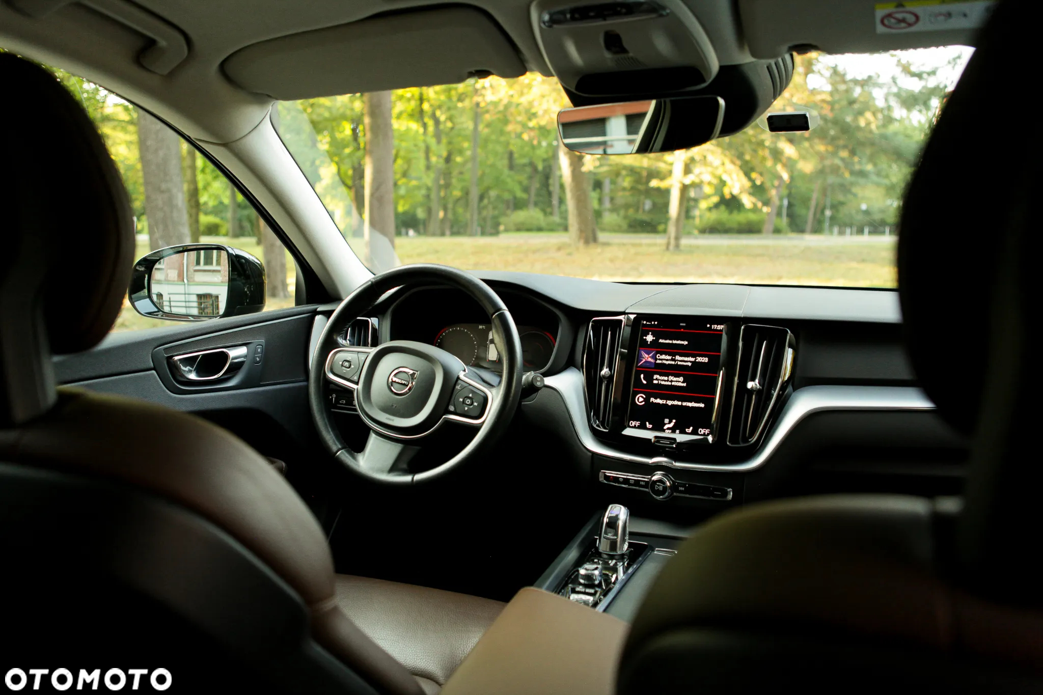Volvo XC 60 T8 AWD Plug-In Hybrid Momentum Pro - 36