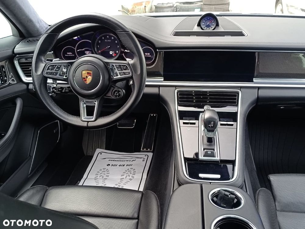 Porsche Panamera - 21