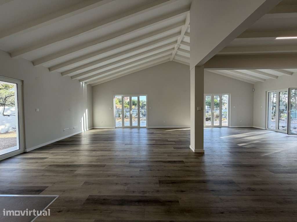 Excelente moradia T5 renovada para arrendamento em Marisol - Grande imagem: 4/57