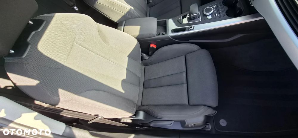 Audi A4 Avant 2.0 TDI ultra S tronic - 31