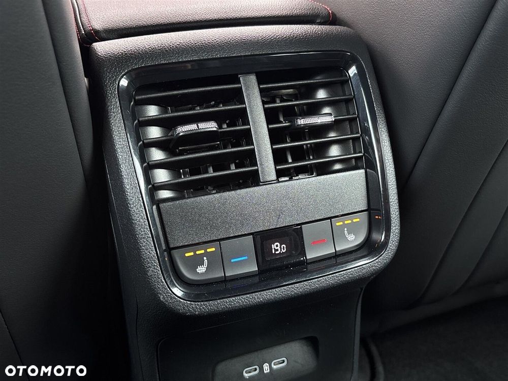 Skoda Octavia 2.0 TDI RS DSG - 32