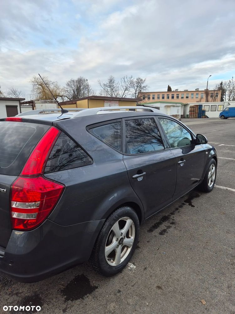 Kia Ceed 1.6 CRDi 90 Vision - 7