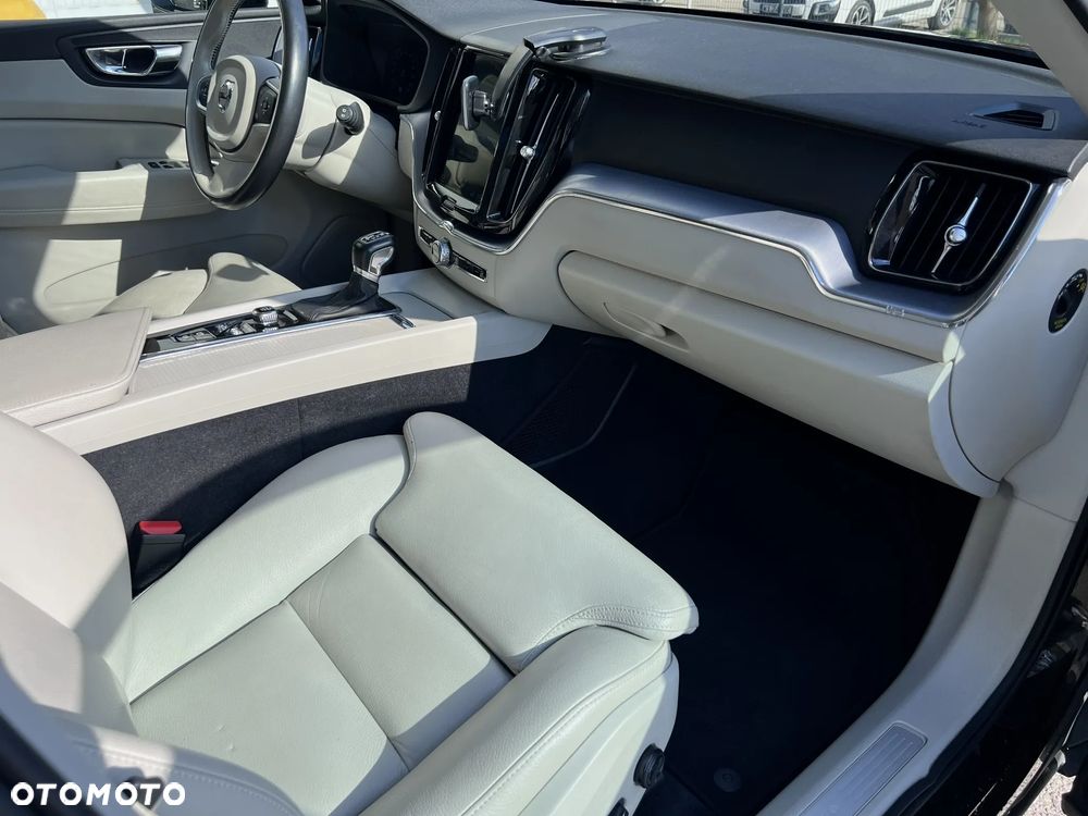 Volvo XC 60 D4 Momentum Pro - 9