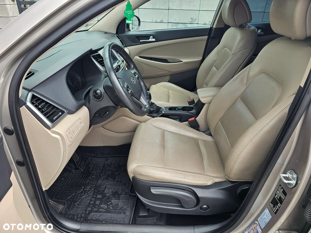 Hyundai Tucson 1.7 CRDI BlueDrive Style 2WD - 11