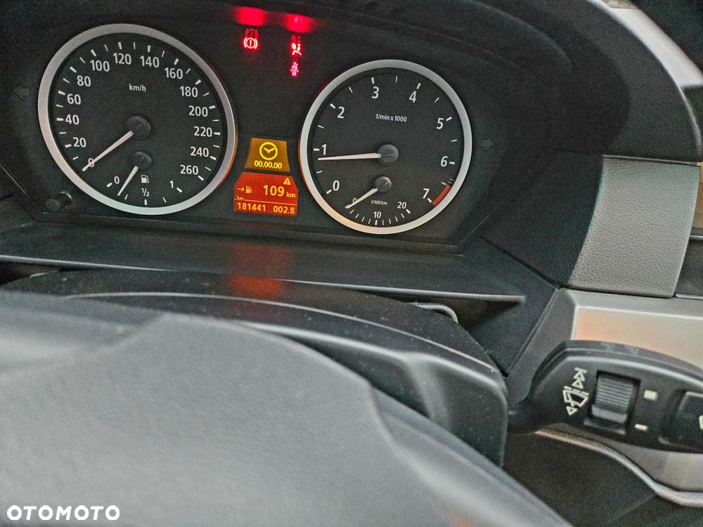 BMW Seria 5 525i Touring - 23