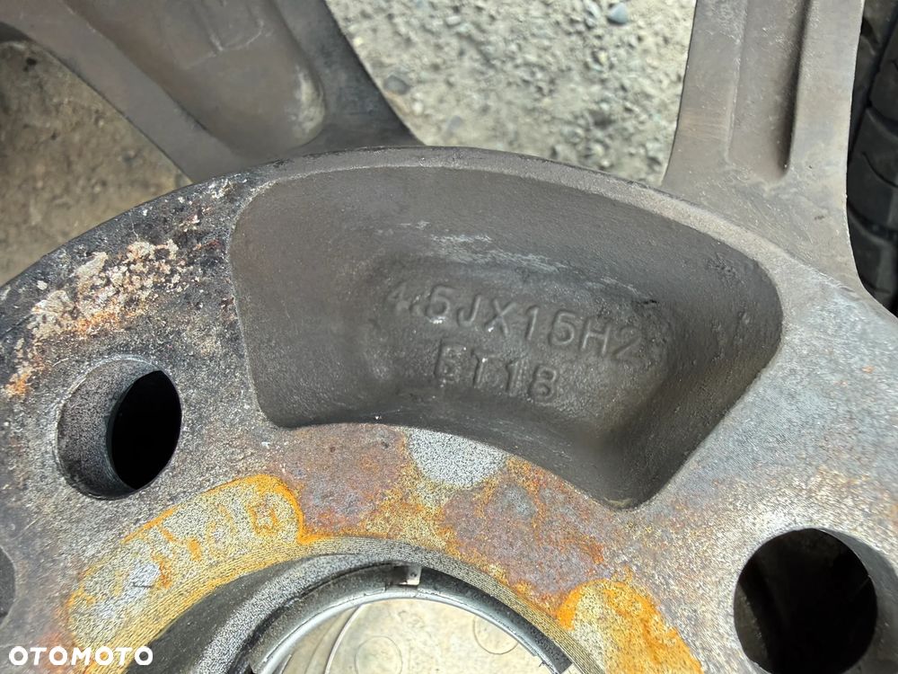 Felgi 15' koła Ligier JS50 4x100 4,5Jx15H2 ET18 centr 60mm OE - 9