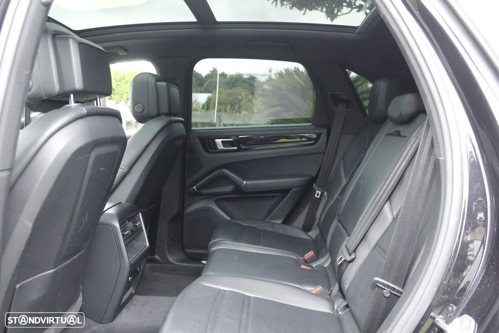 Porsche Cayenne E-Hybrid - 32