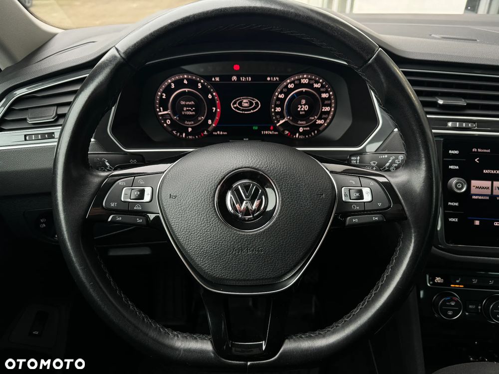 Volkswagen Tiguan - 24