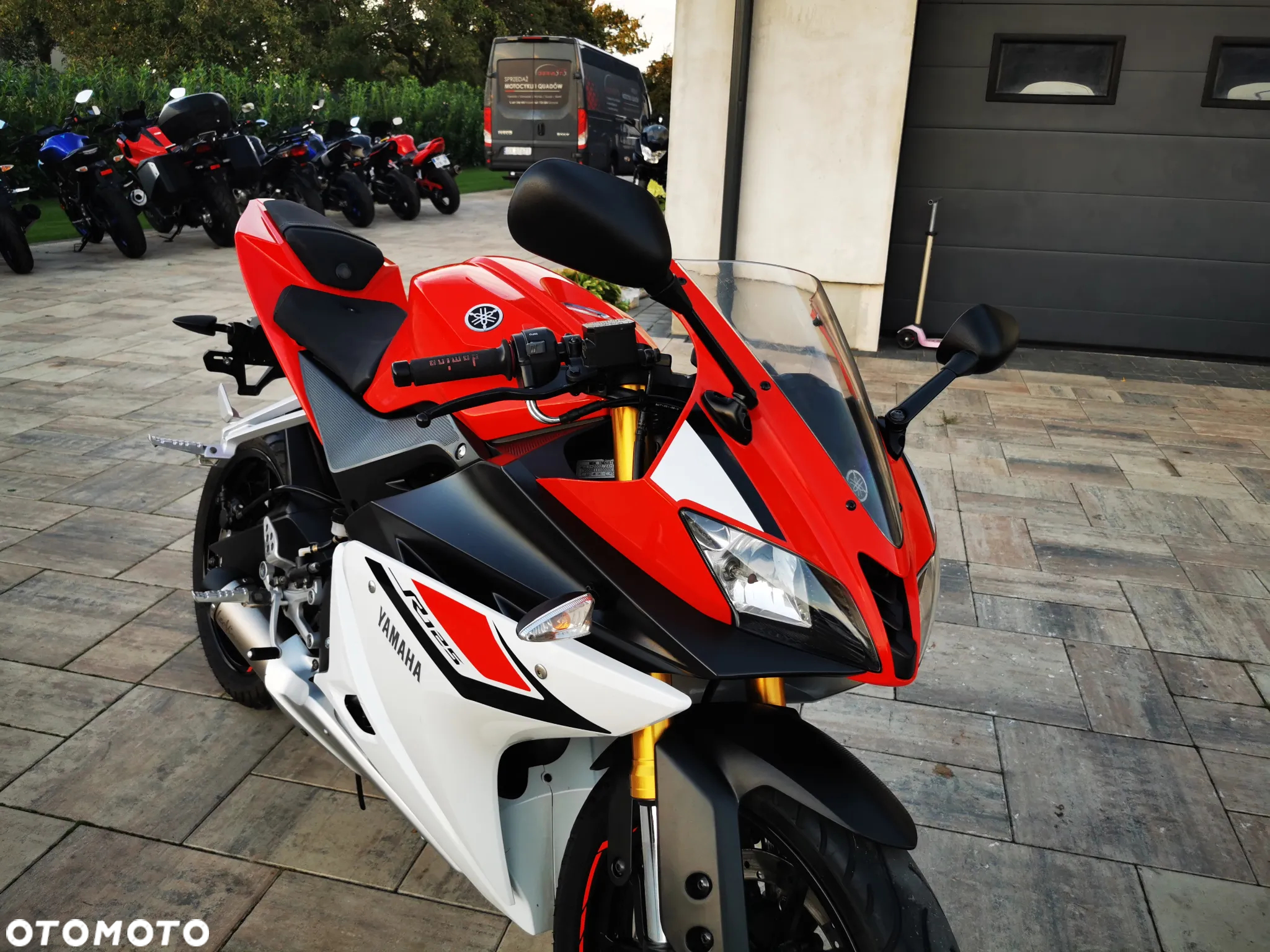 Yamaha YZF - 24