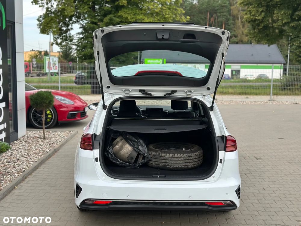 Kia Ceed - 9