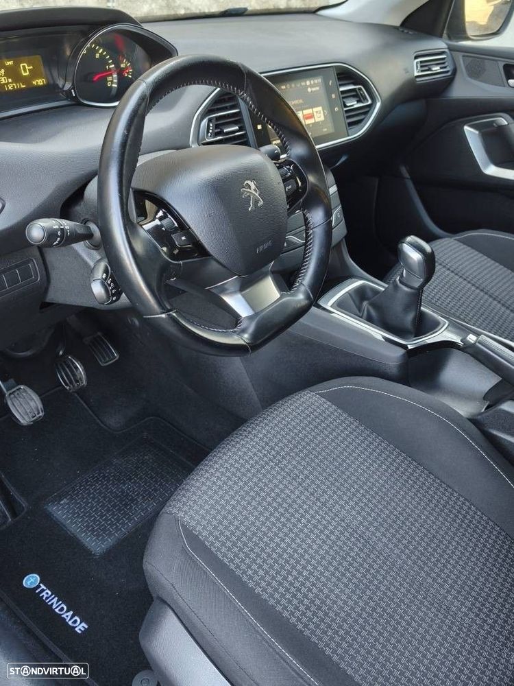 Peugeot 308 1.6 BlueHDi Style - 4