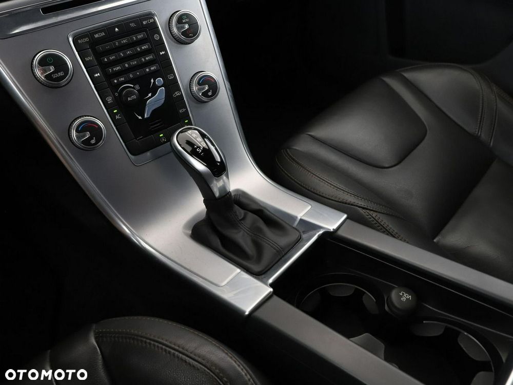 Volvo XC 60 D4 Geartronic Summum - 29