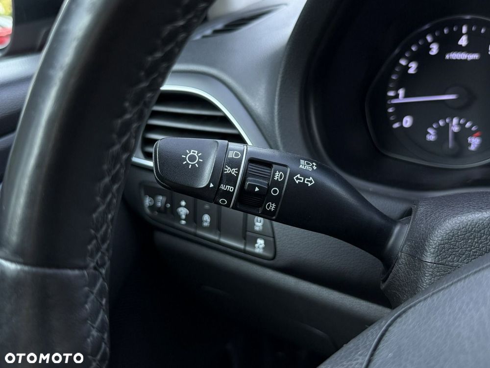 Hyundai i30 1.5 DPI Classic + - 20