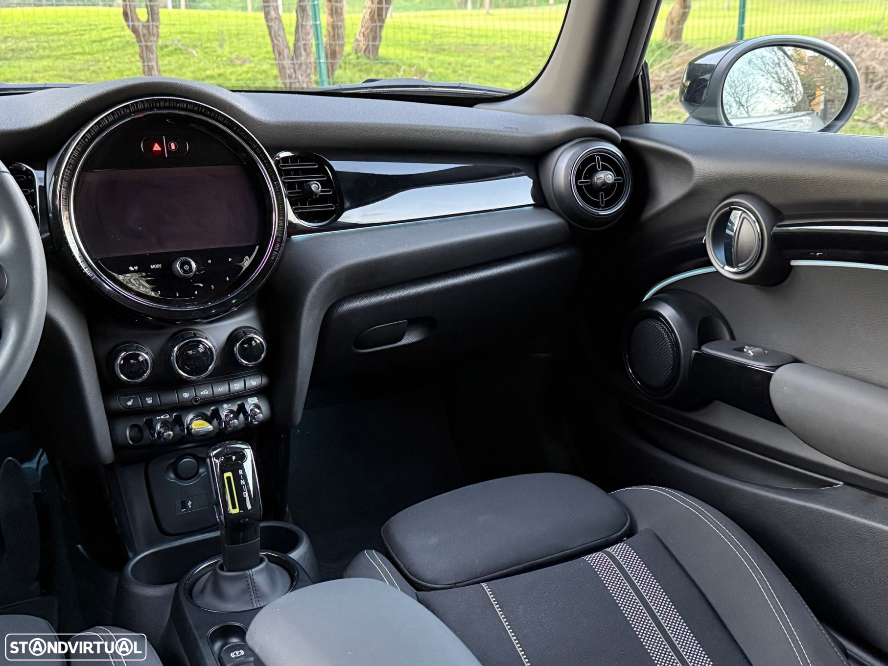 MINI 3 Portas Cooper SE Premium Essential - 28