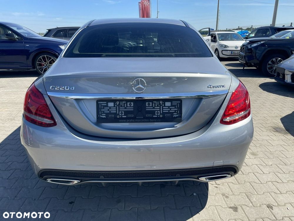 Mercedes-Benz Klasa C 220 d 4Matic 9G-TRONIC AMG Line - 3