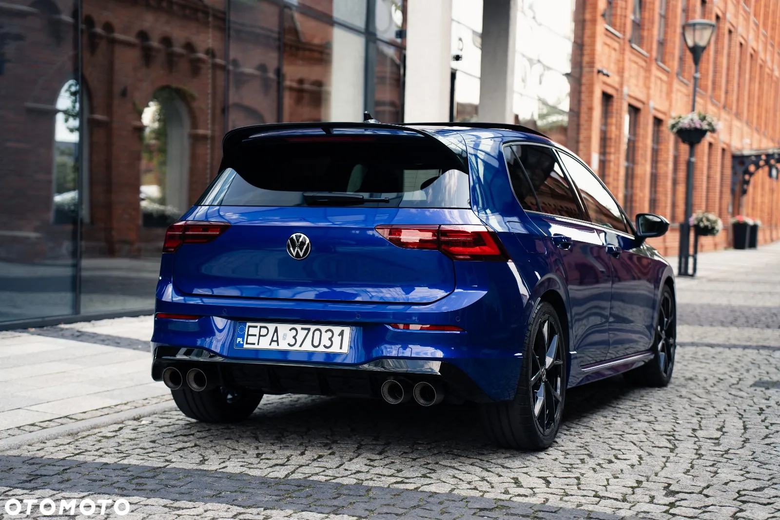 Volkswagen Golf 2.0 TSI OPF 4Motion DSG R - 12