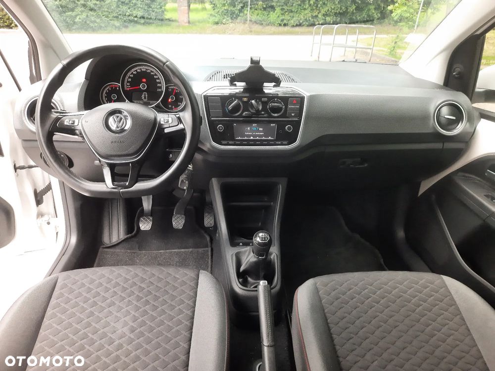 Volkswagen up! (BlueMotion Technology) move - 10