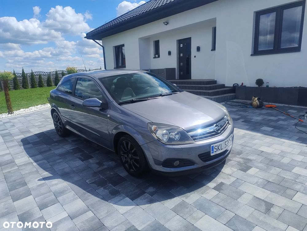 Opel Astra GTC 1.6 - 12