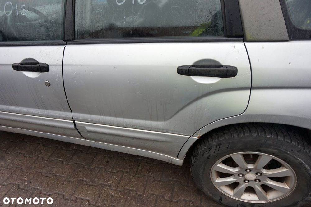 DRZWI TYLNE LEWE FORESTER II SG 01G  SREBRNY SUBARU 2002-2006 - 4