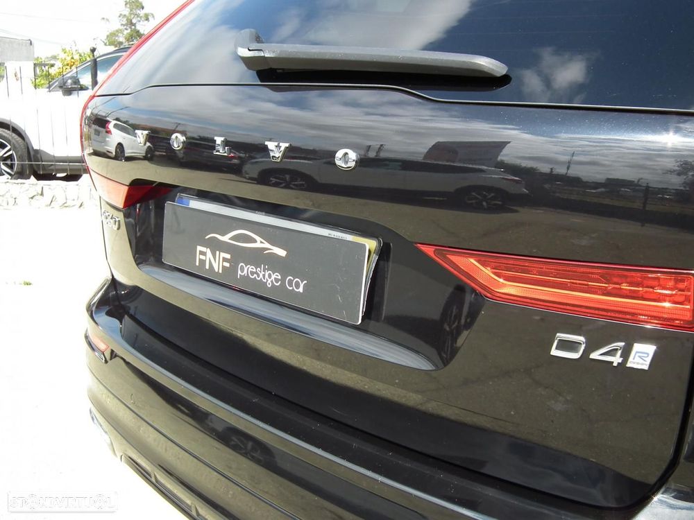 Volvo XC 60 2.0 D4 R-Design Geartronic - 7