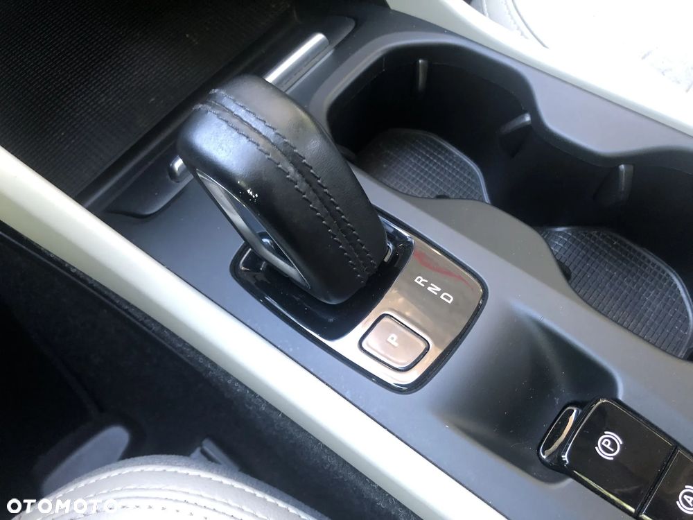 Volvo XC 40 - 20