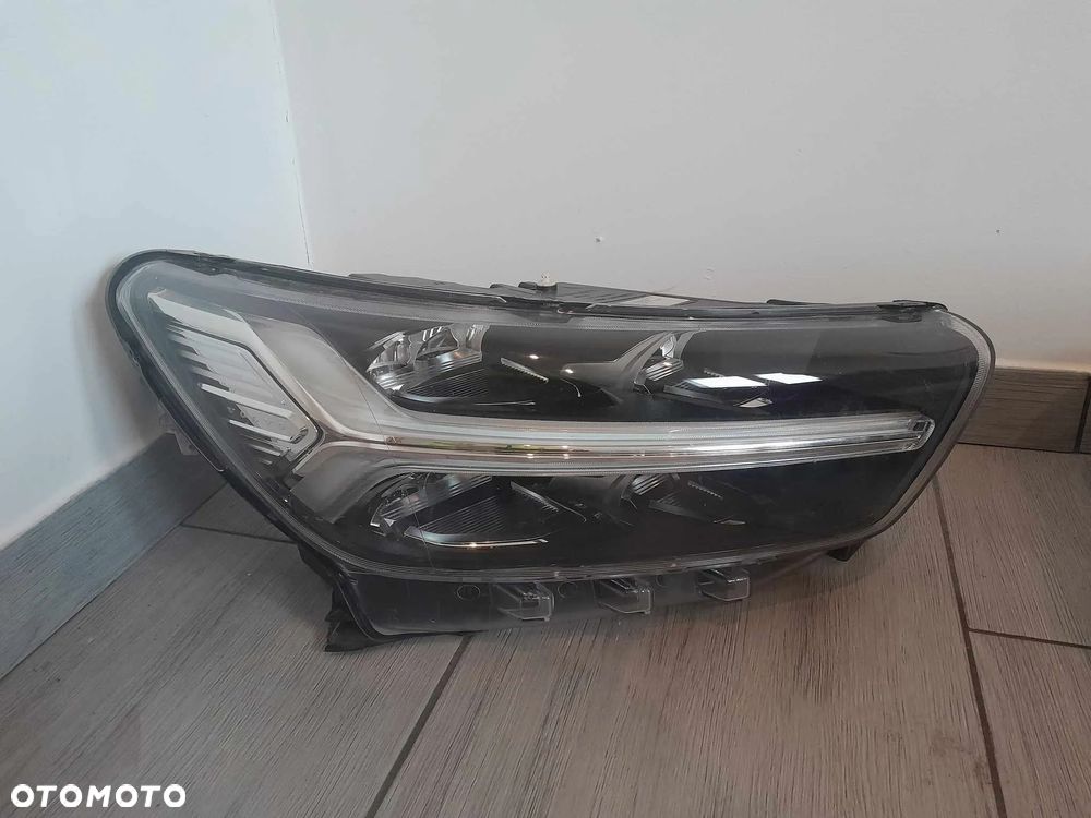 LAMPA PRAWA PRZEDNIA PRZÓD VOLVO XC40 II 18- FULL LED 31655636 - 1