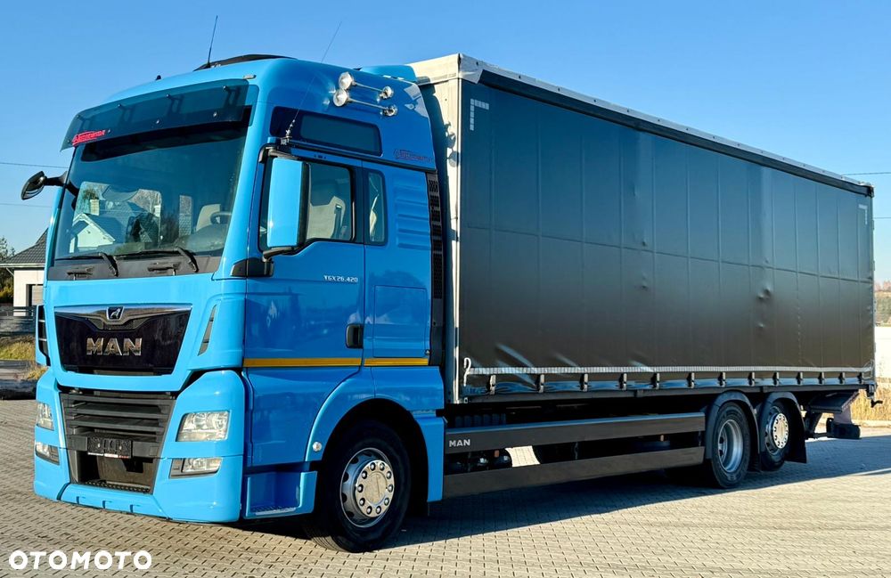 MAN TGX 26.420 / FIRANKA / WINDA / 23 EUROPALETY / 6x2 / AUTOMAT / EURO 6 / OŚ PODNOSZONA / DUŻA KABINA / 2019 ROK - 1
