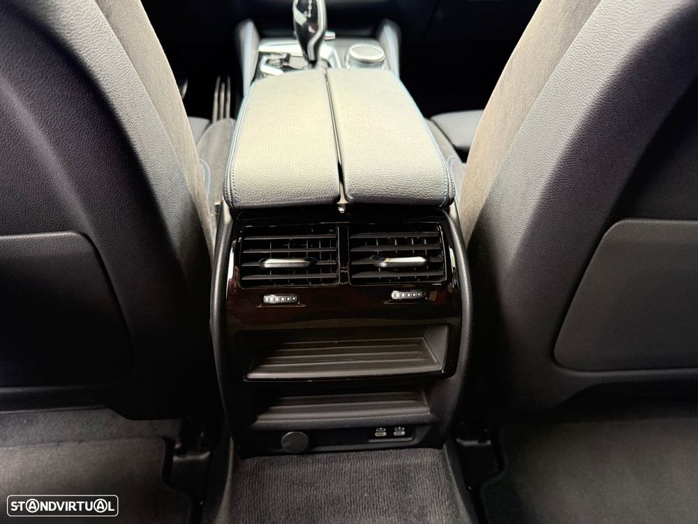 BMW 530 e Pack Desportivo M - 23