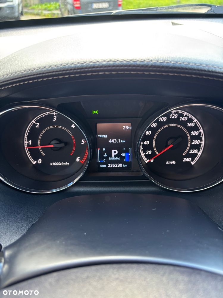 Peugeot 4007 - 11
