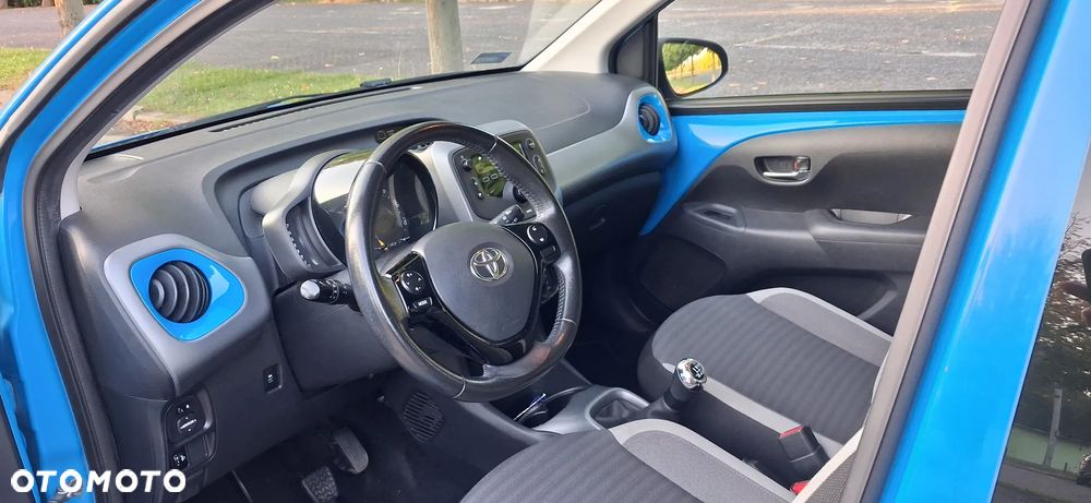 Toyota Aygo 1.0 VVT-i Color Edition - 1