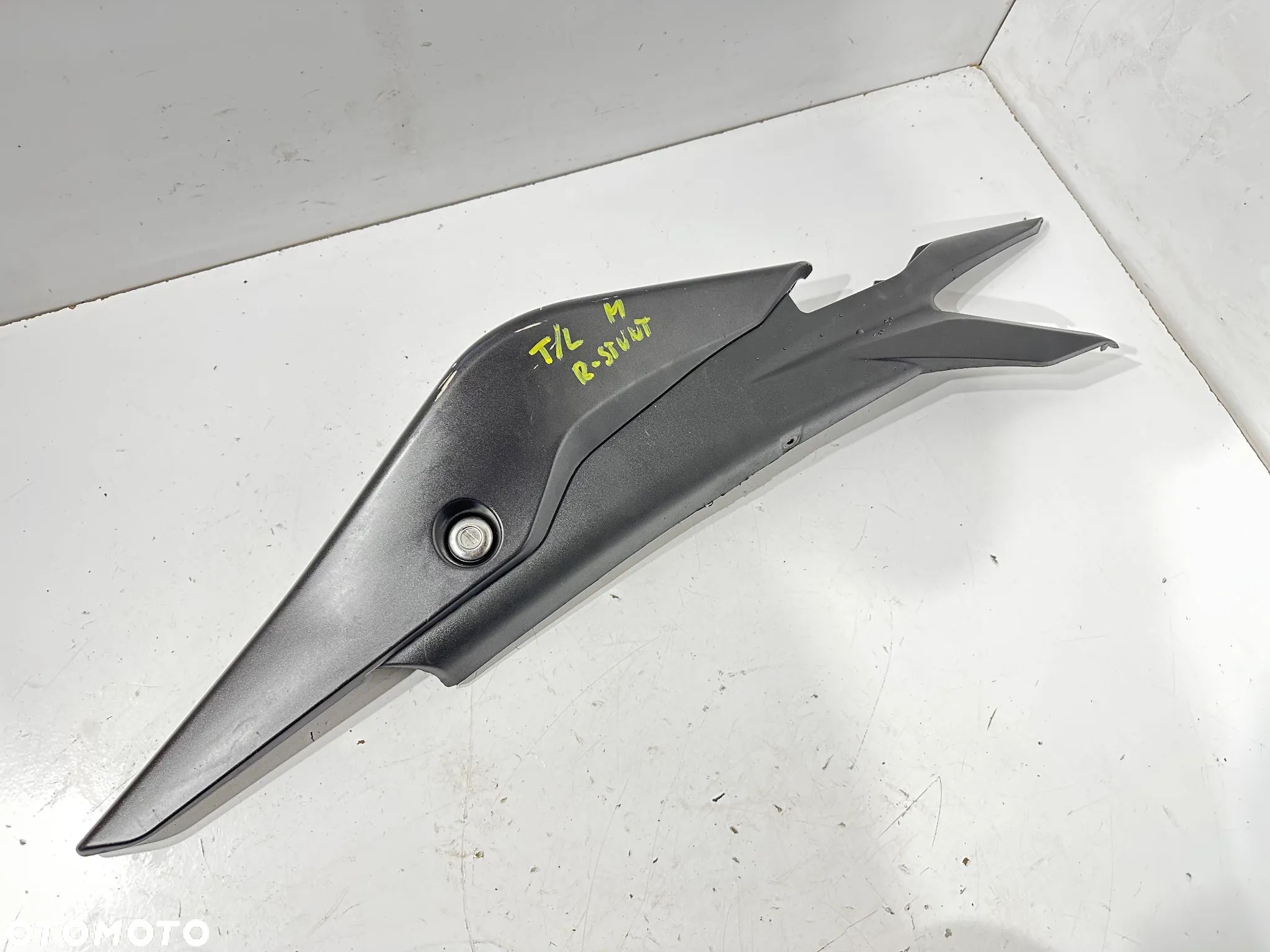 Boczek tył lewy Yamasaki R-Stunt 50 125 - 1