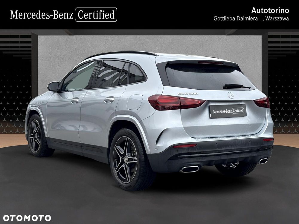 Mercedes-Benz GLA - 4