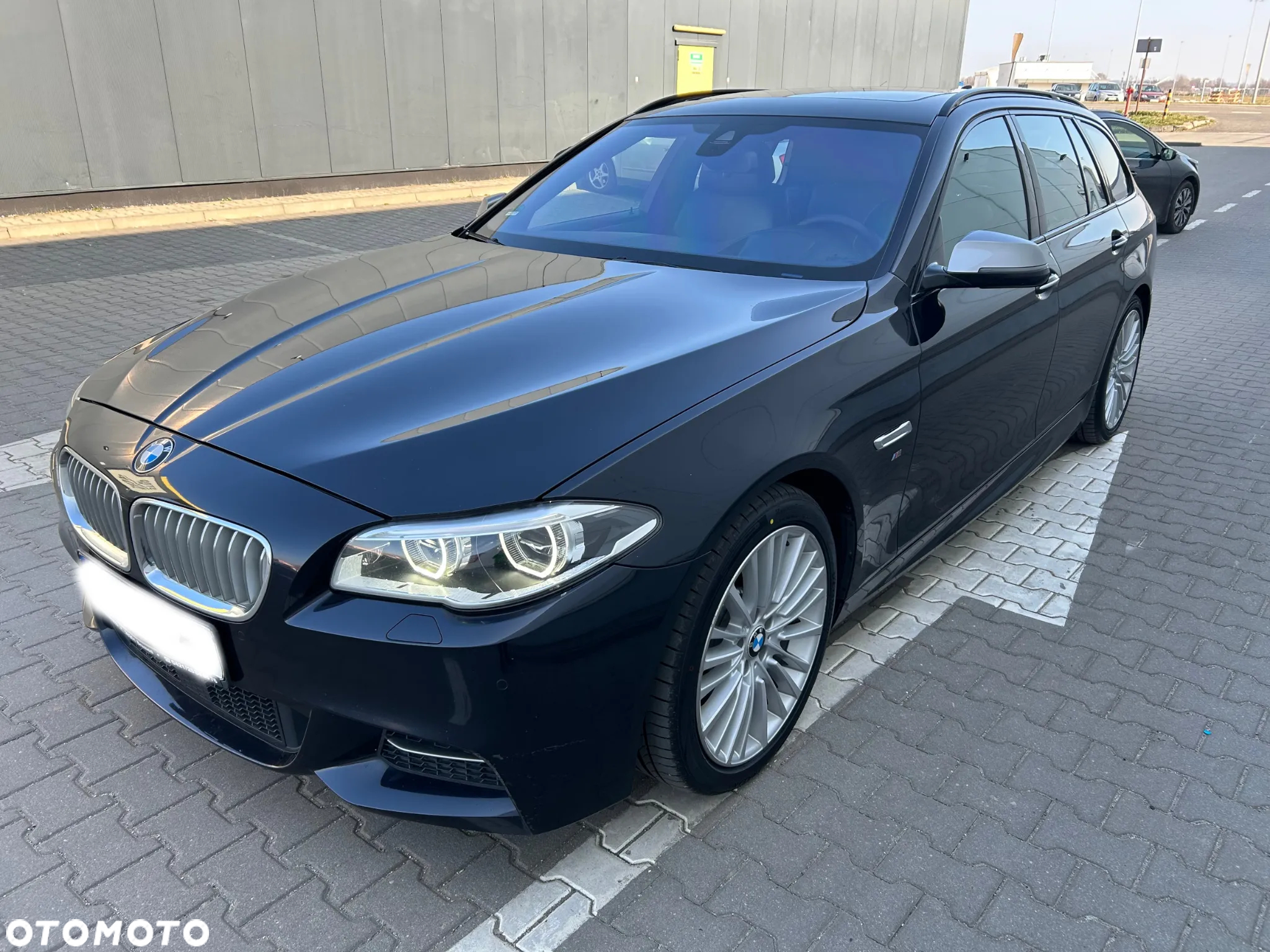 BMW Seria 5 M550d xDrive Touring Sport-Aut - 3