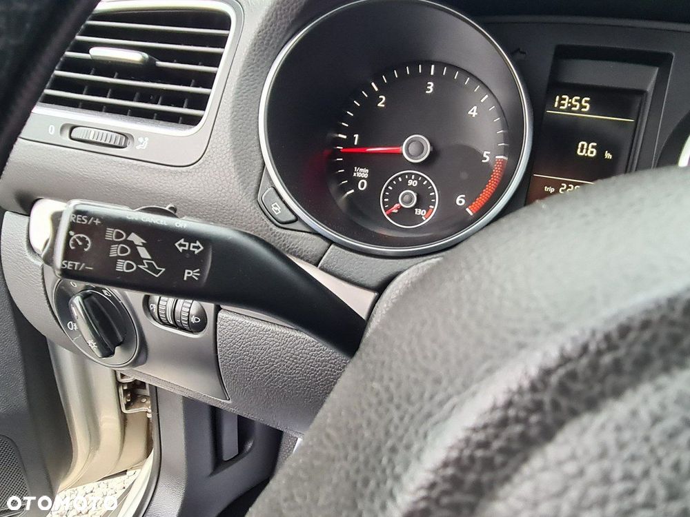Volkswagen Golf VI 1.6 TDI Comfortline - 13