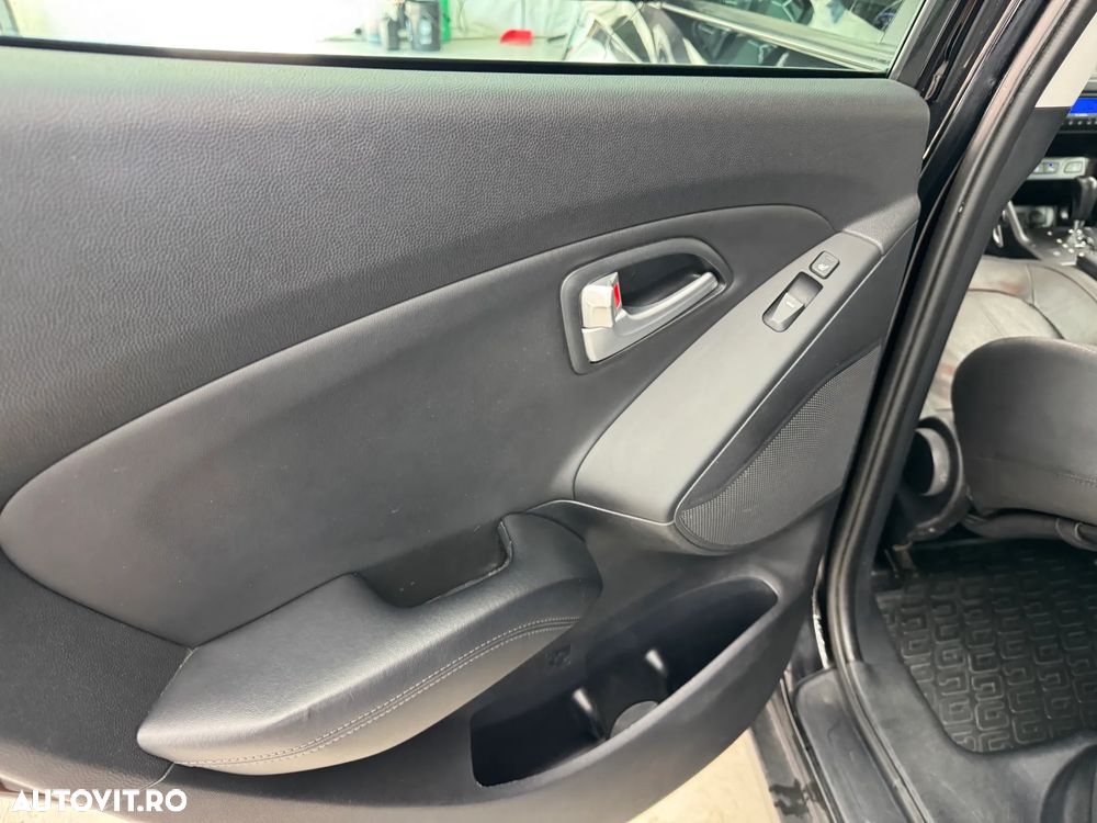 Hyundai ix35 2.0 CRDI 4WD Automatik Style - 19
